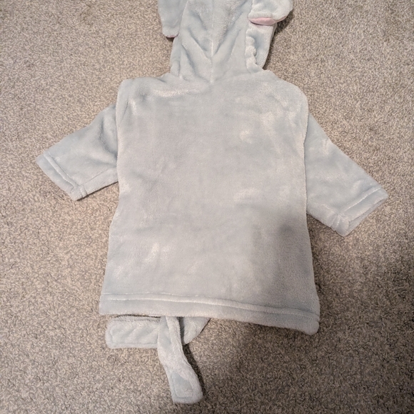 3 For $18 Hasbro Gray and Pink Elephant Kids Robe - Picture 6 of 6